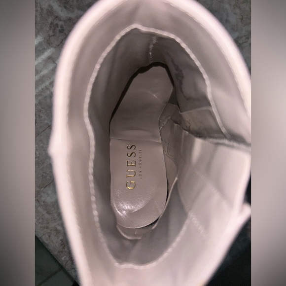 Guess women’s zip up boots - Picture 6 of 7